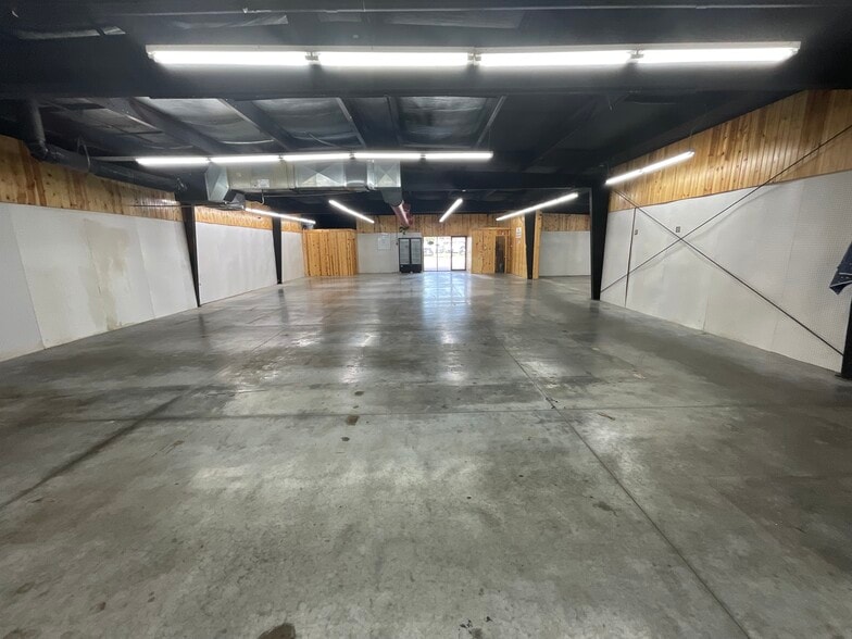 More Photos Of 1031 Appleton Rd, Menasha Industrial For Lease