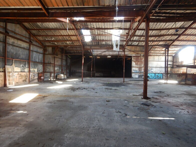 More Photos Of 4949 Gulf Fwy, Houston Warehouse For Sale