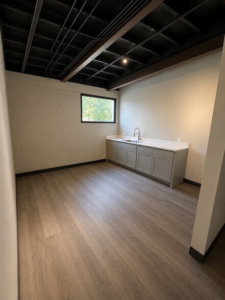 More Photos Of 3132 W 5th St, Fort Worth Office For Lease