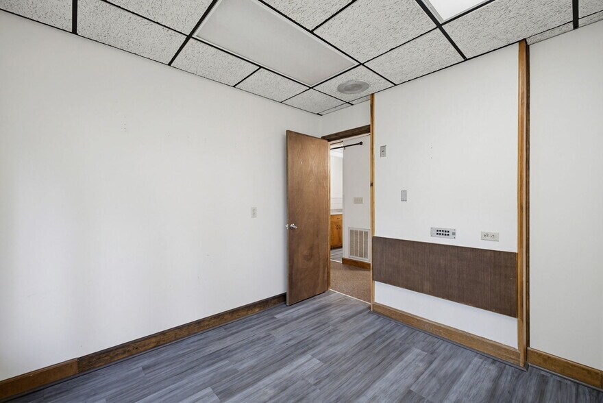 More Photos Of 114 S Park Ter, Eden Medical For Sale