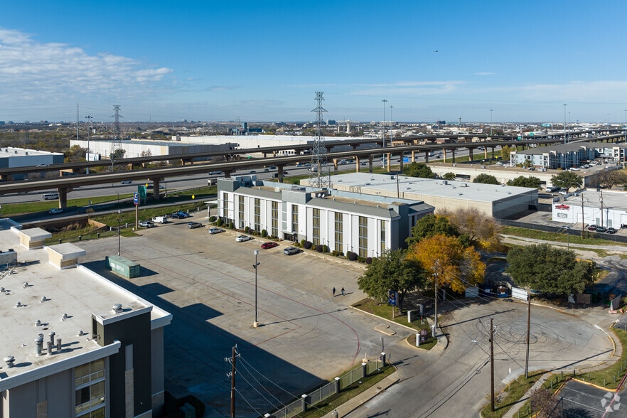 More Photos Of 11069 Composite Dr, Dallas Hotel For Sale