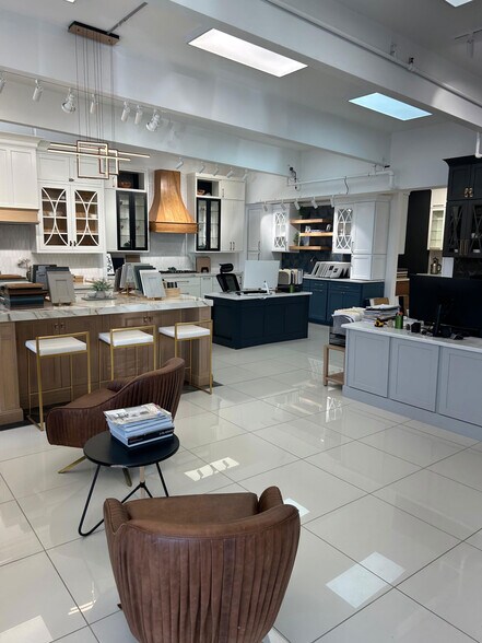 More Photos Of 492 N Route 17, Paramus Freestanding For Lease