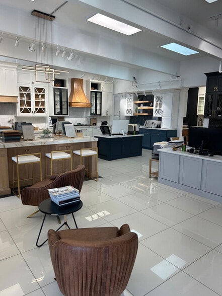 More Photos Of 492 N Route 17, Paramus Freestanding For Lease