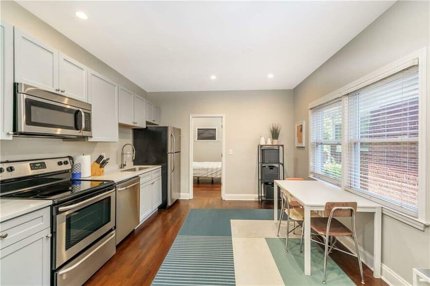 More Photos Of 604 Glen Iris Dr NE, Atlanta Office Residential For Sale