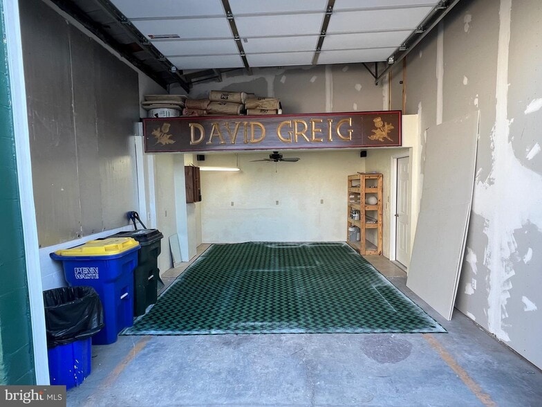 More Photos Of 1880 W Market St, York Storefront Retail Office For Sale