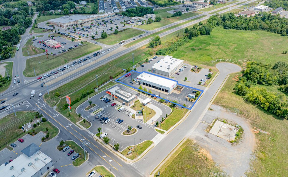 Primary Photo Of 1005 Winn Way, Clarksville Service Station For Sale