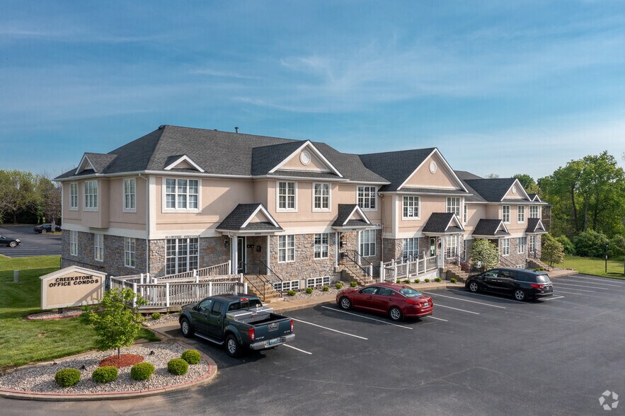 More Photos Of 8912 Stone Green Way, Louisville Office For Lease