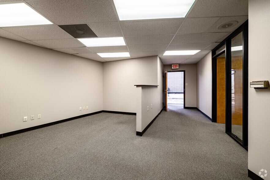 More Photos Of 4802 Texas Blvd, Texarkana Office For Sale
