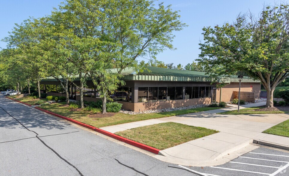 More Photos Of 9125 Guilford Rd, Columbia Flex For Lease