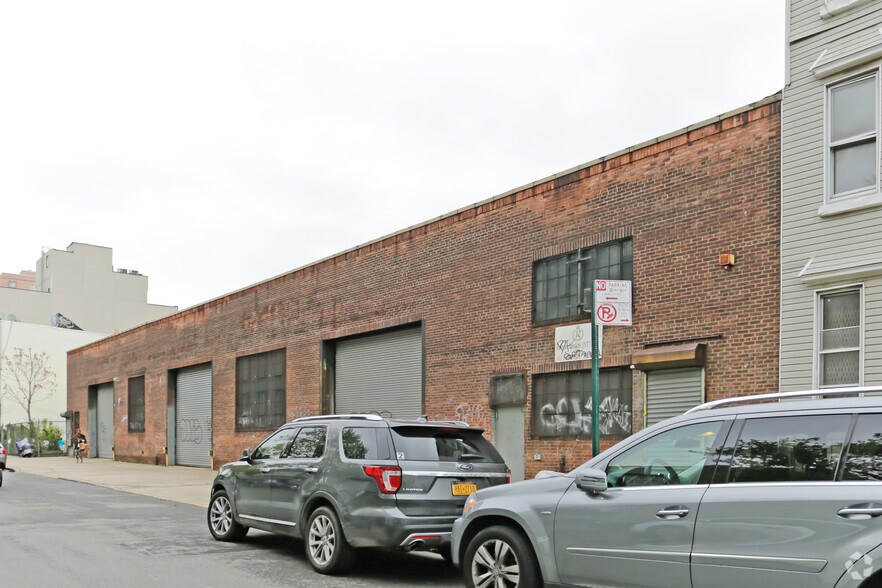 More Photos Of 94 Walton St, Brooklyn Warehouse For Lease
