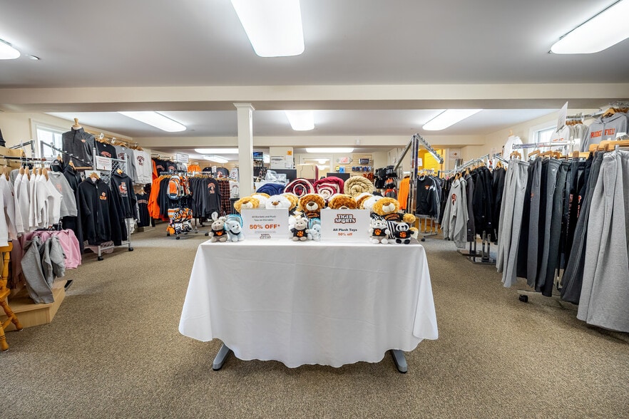 More Photos Of 27 Catoonah St, Ridgefield General Retail For Sale