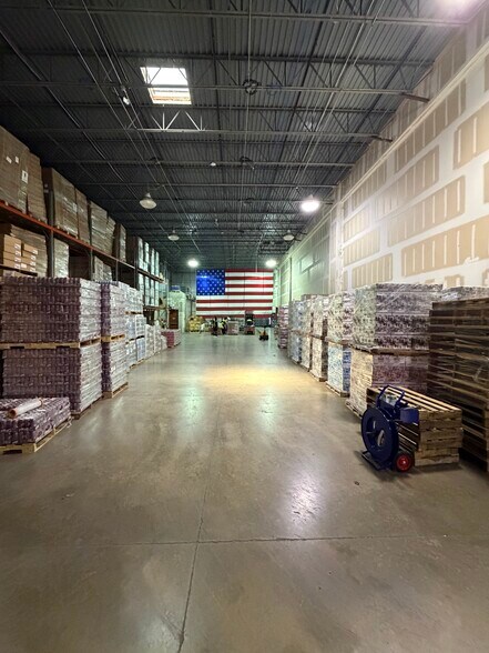 More Photos Of 701 Park of Commerce Blvd, Boca Raton Light Distribution For Lease