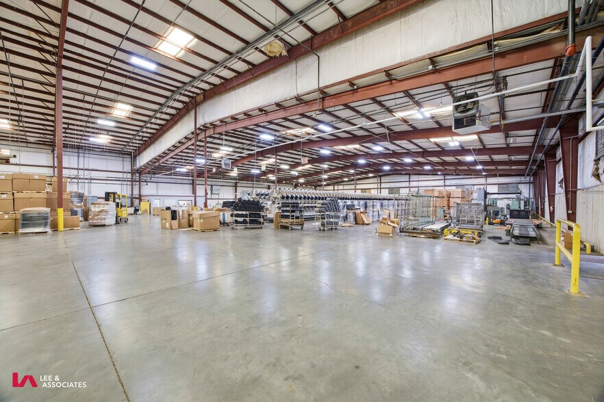 More Photos Of 101 Conyers Industrial Dr, Cartersville Warehouse For Sale