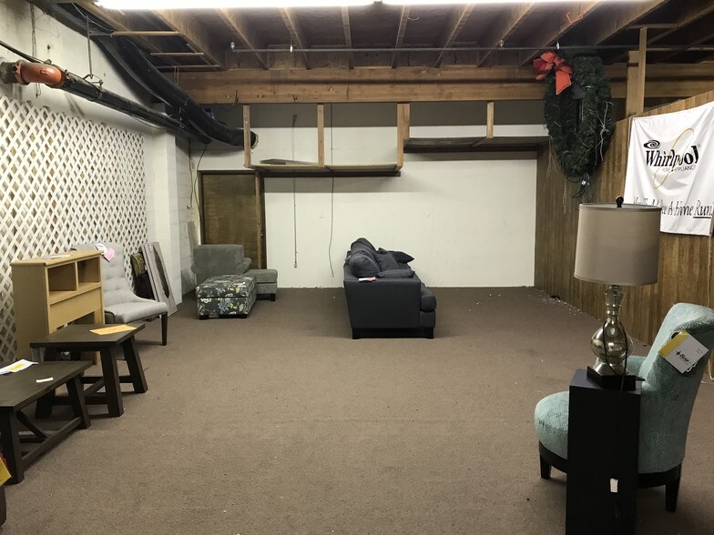 More Photos Of 1126-1150 Main Ave, Tillamook Storefront For Lease