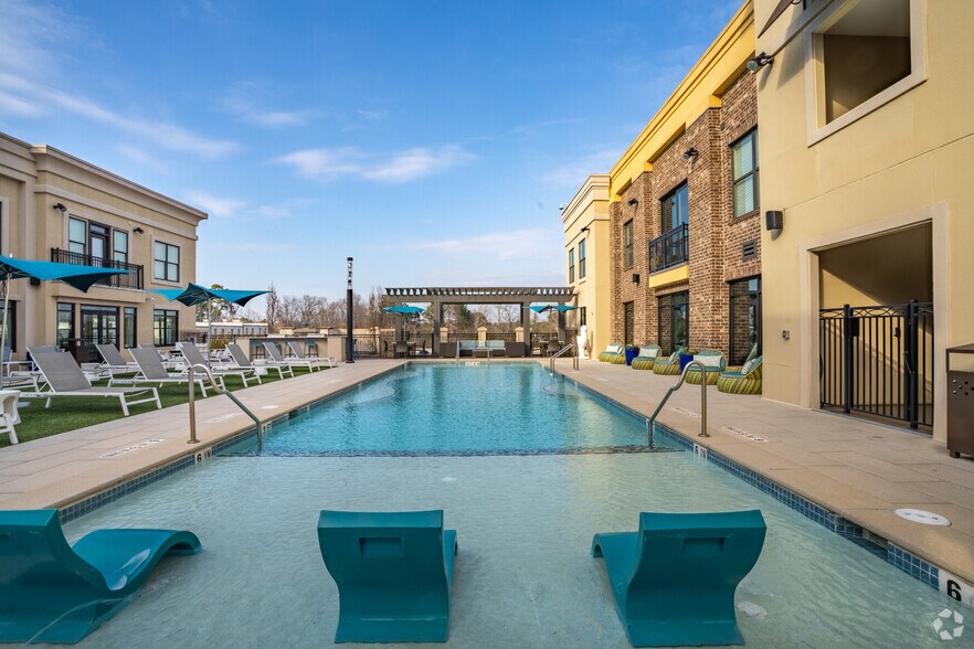 More Photos Of 6000 Avalon Blvd, Alpharetta Storefront Retail Office For Lease