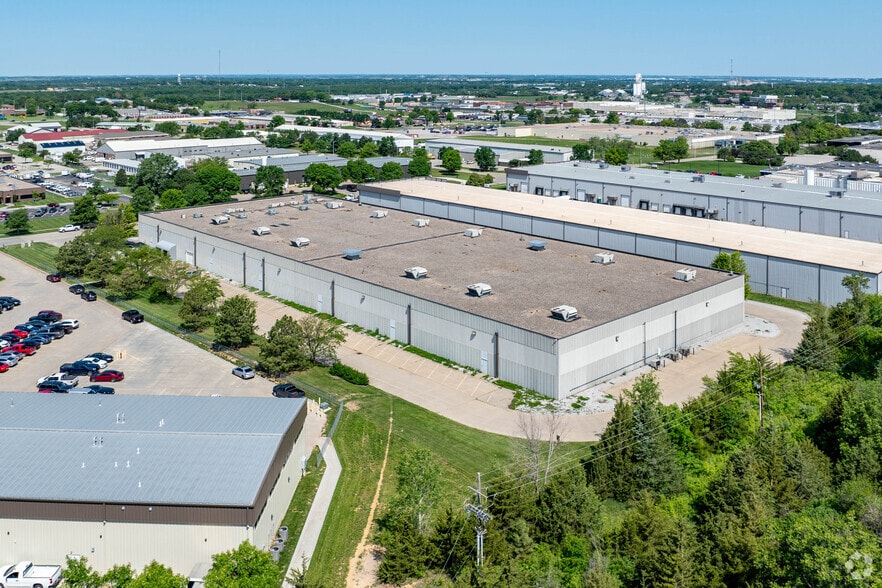 More Photos Of 5240 S 19th St, Lincoln Industrial For Sale