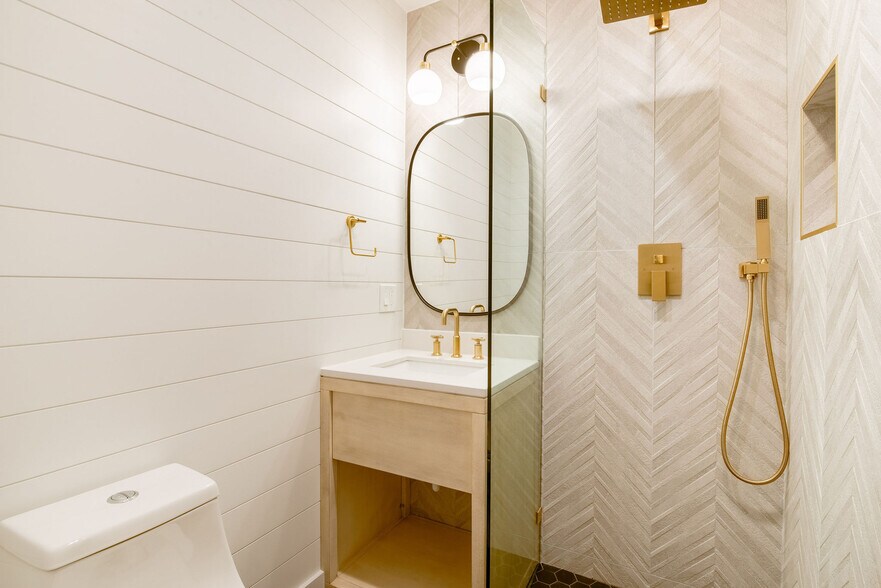 More Photos Of 306 Loch Leven Rd, Lake Arrowhead Hotel For Sale