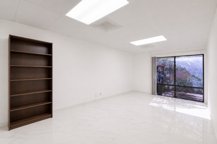 More Photos Of 6920 Miramar Rd, San Diego Loft Creative Space For Lease