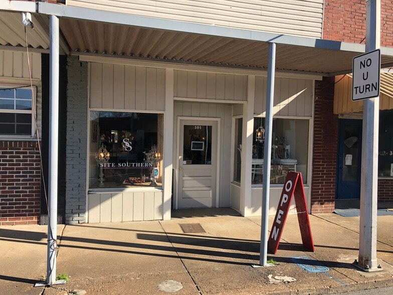 More Photos Of 101 S Main St, Mount Pleasant Storefront Retail Office For Lease