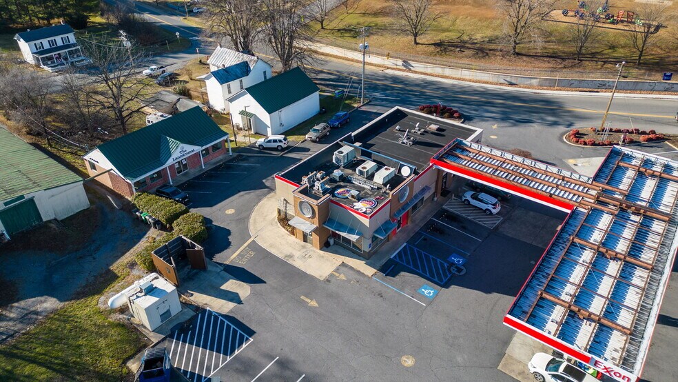 More Photos Of 601 4th St, Shenandoah Fast Food For Lease