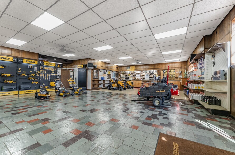 More Photos Of 5 Larison Ln, Ringoes Storefront Retail Office For Sale