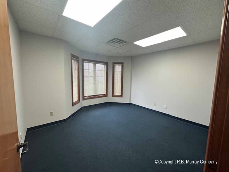More Photos Of 840 E Primrose St, Springfield Office For Lease