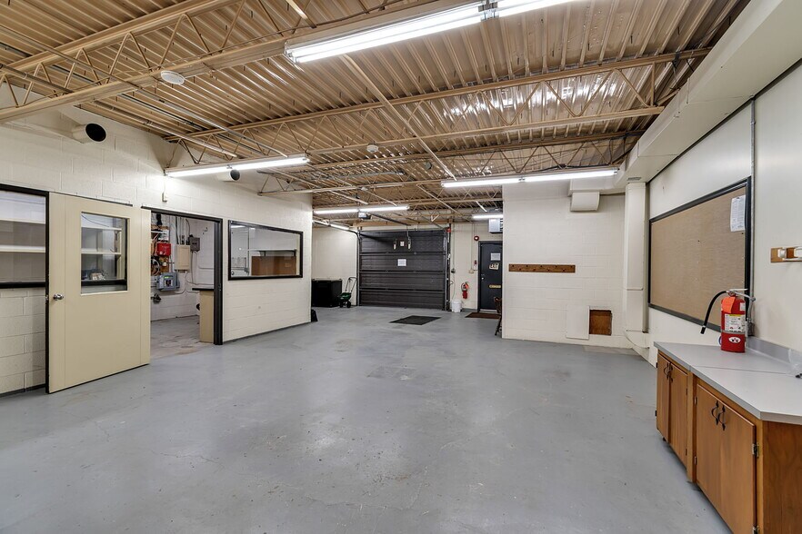 More Photos Of 1783 Kenmore Ave, Kenmore Warehouse For Sale