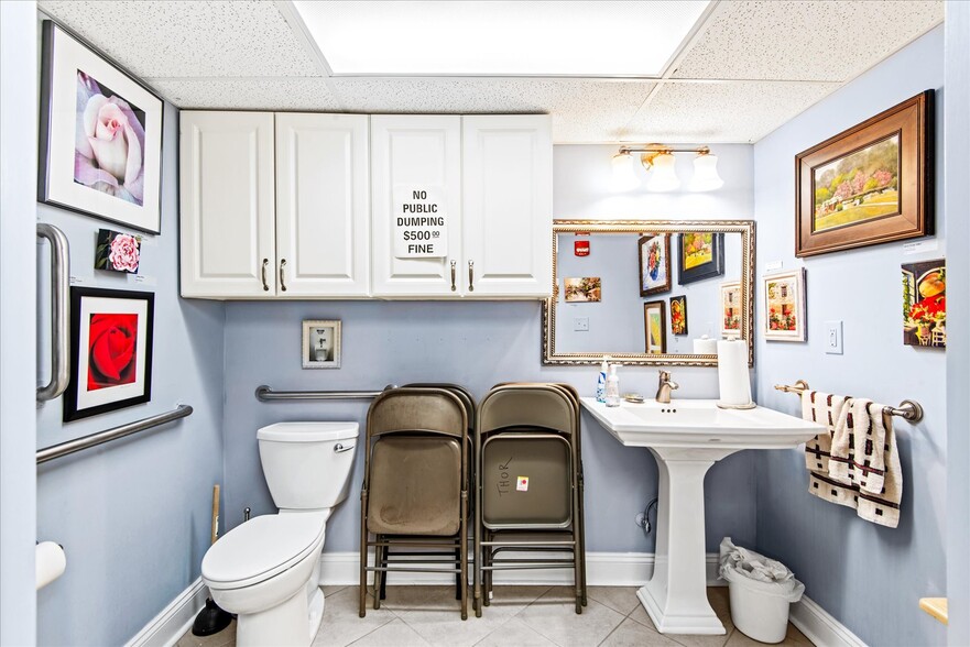 More Photos Of 100 Taylor St, Colonial Beach Storefront Retail Office For Sale