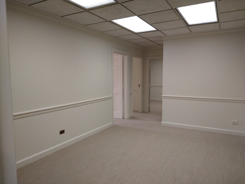 More Photos Of 141 New St, Macon-Bibb Office For Lease