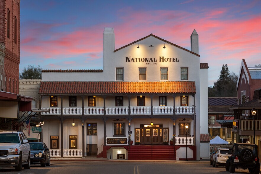 Primary Photo Of 2 Water St, Jackson Hotel For Sale