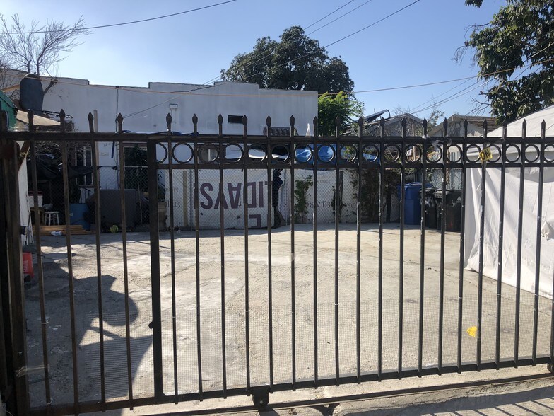 More Photos Of 1275 E 25th St, Los Angeles Apartments For Sale