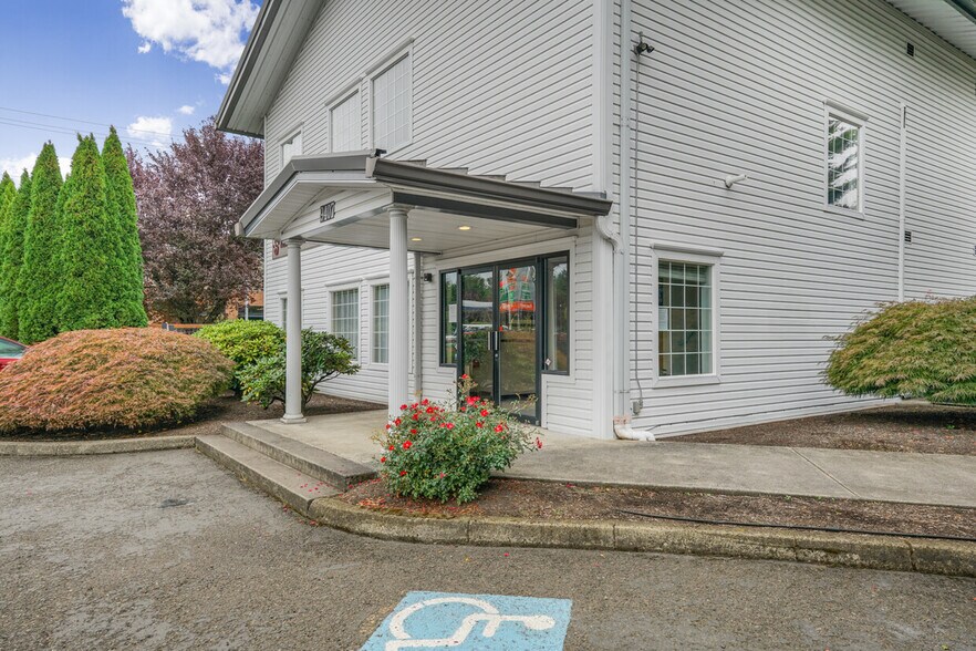 More Photos Of 9407 NE Vancouver Mall Dr, Vancouver Medical For Sale