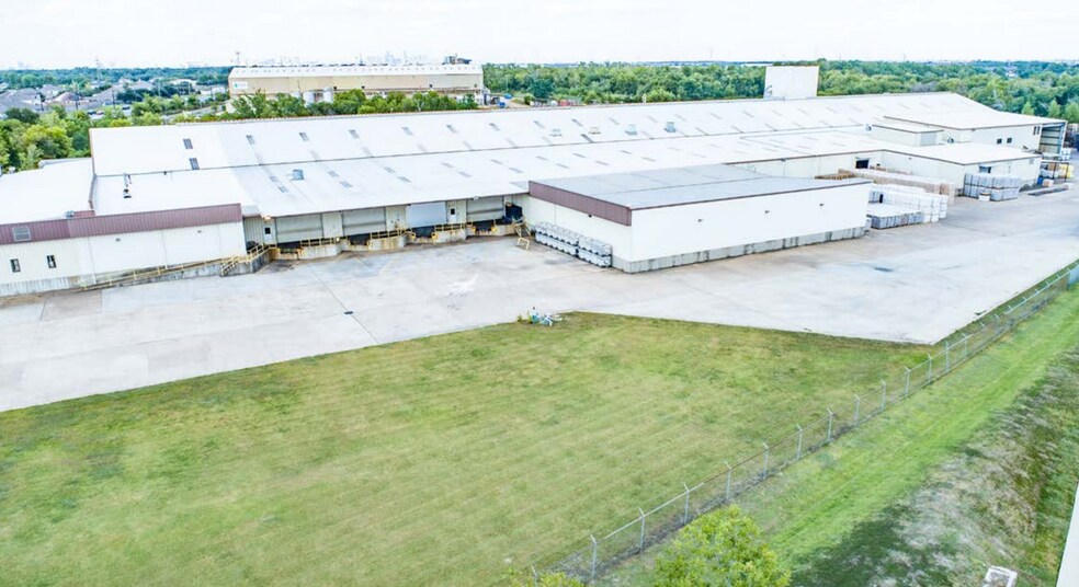 More Photos Of 13001 Almeda Rd, Houston Manufacturing For Lease