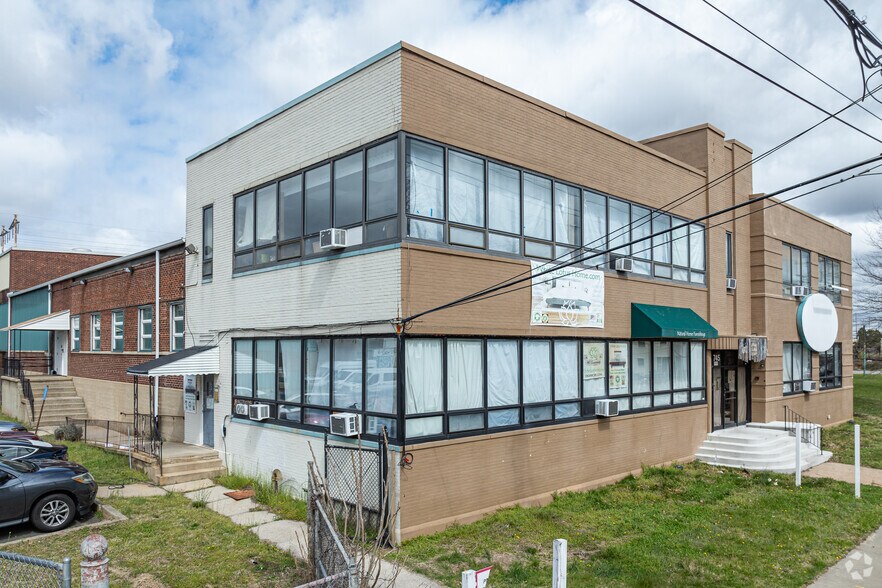 Primary Photo Of 745 Joyce Kilmer Ave, New Brunswick Warehouse For Lease
