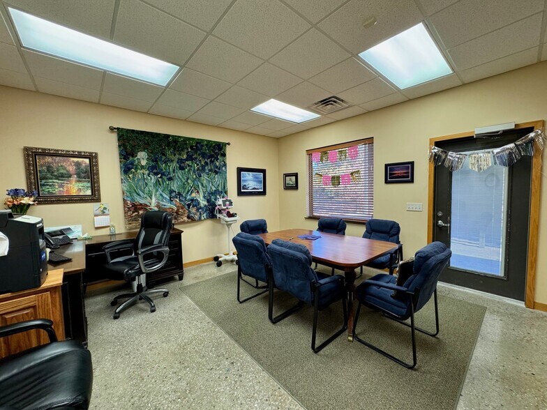 More Photos Of 513 N Shiloh St, Springdale Healthcare For Sale