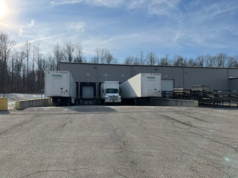 More Photos Of 300 Commerce Dr, LaGrange Warehouse For Sale