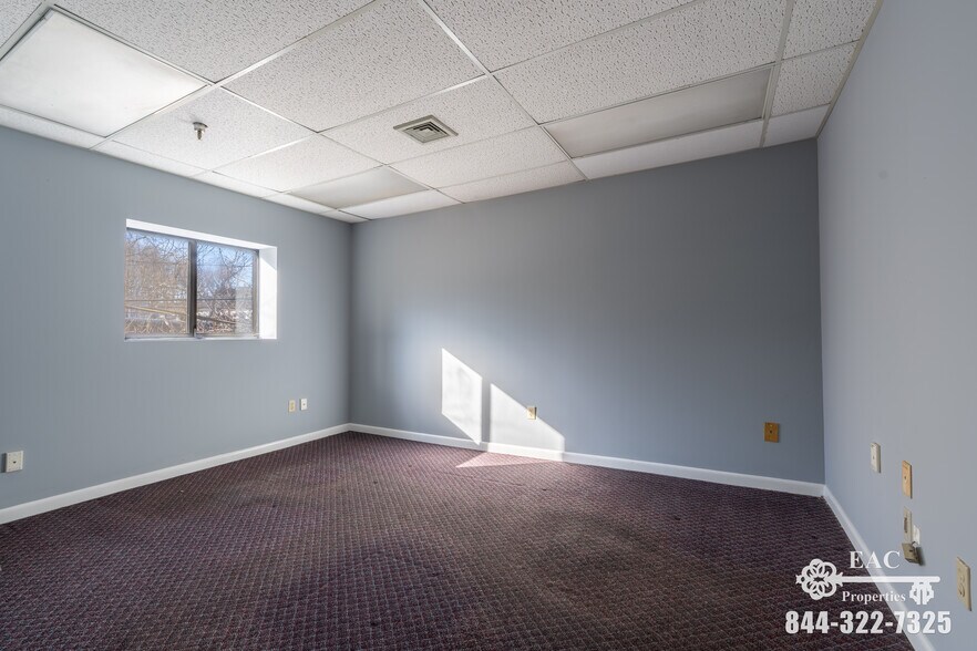 More Photos Of 22 Commerce Rd, Newtown Light Manufacturing For Lease