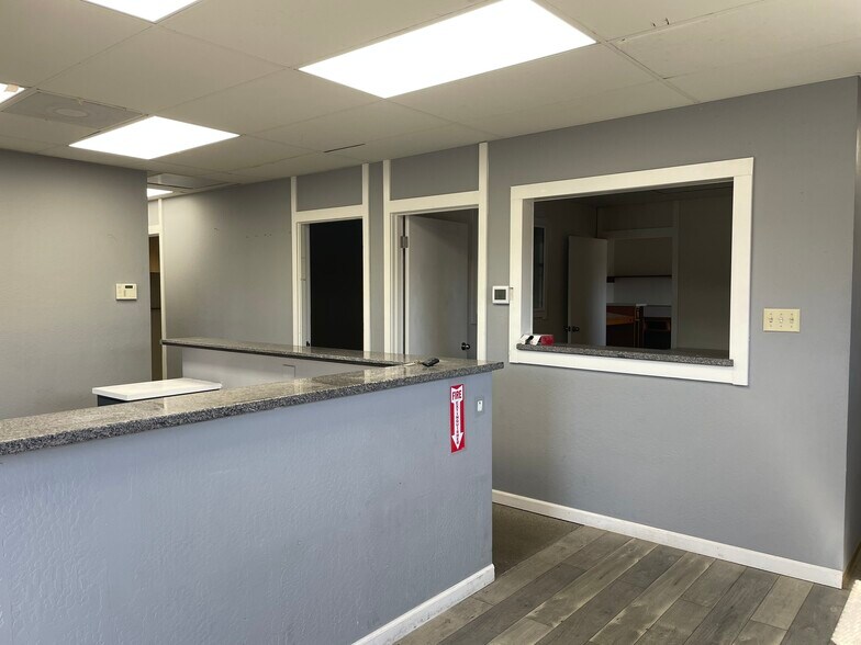 More Photos Of 887 Sebastopol Rd, Santa Rosa Warehouse For Lease