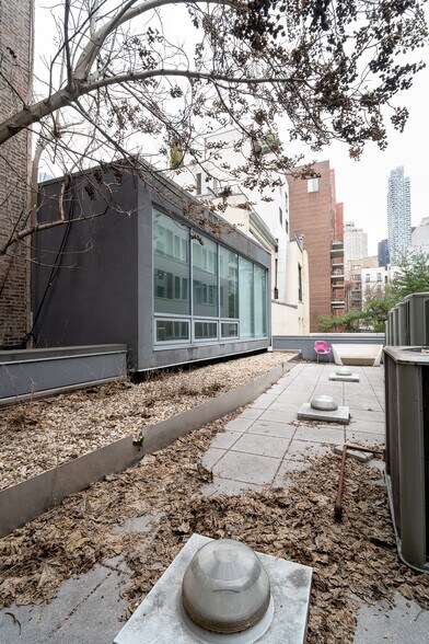 More Photos Of 428 W 54th St, New York Apartments For Sale