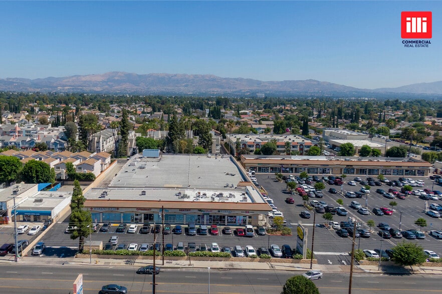More Photos Of 20111-20149 Saticoy St, Winnetka Storefront For Lease