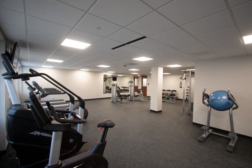 More Photos Of 1717 Deerfield Rd, Deerfield Office For Lease