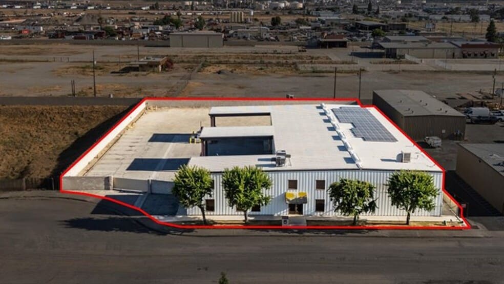 More Photos Of 6309 Seven Seas Ave, Bakersfield Warehouse For Lease