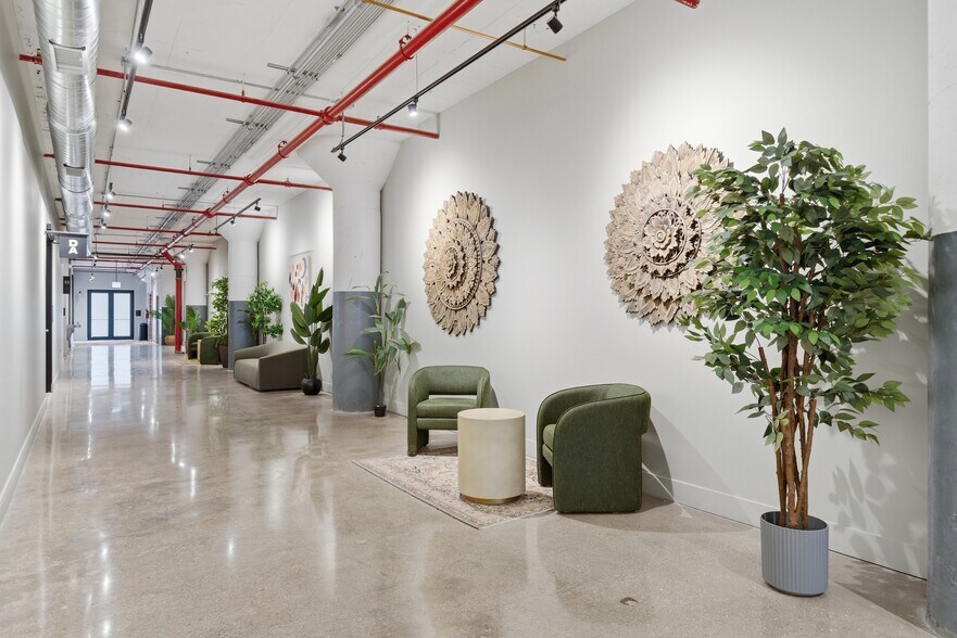 More Photos Of 1001 N North Branch St, Chicago Flex For Lease