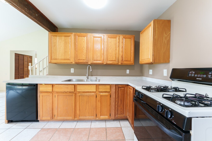 More Photos Of 15921 W M 36, Pinckney Light Distribution For Sale