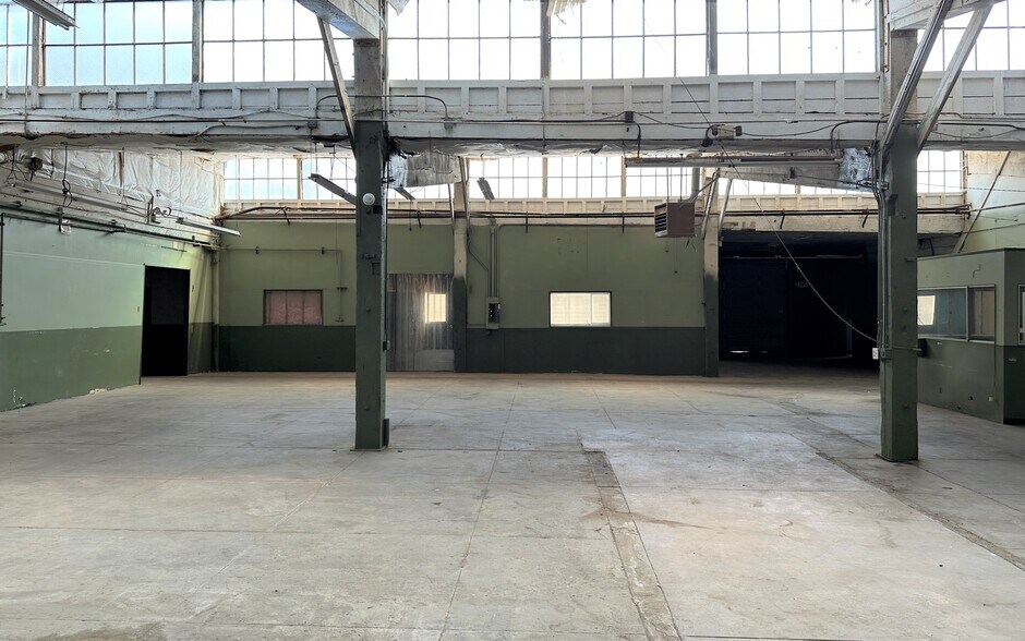 More Photos Of 8225 SE 7th Ave, Portland Warehouse For Sale