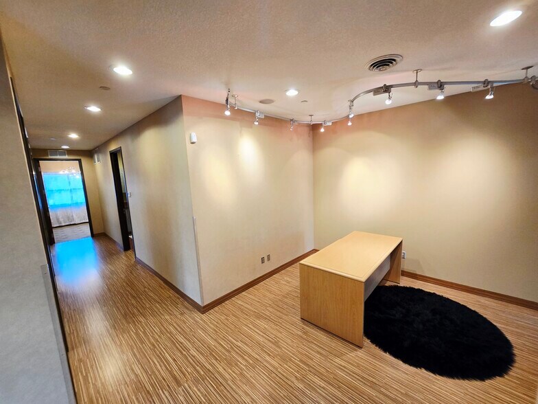 More Photos Of 3525 Plymouth Blvd, Plymouth Office Residential For Lease