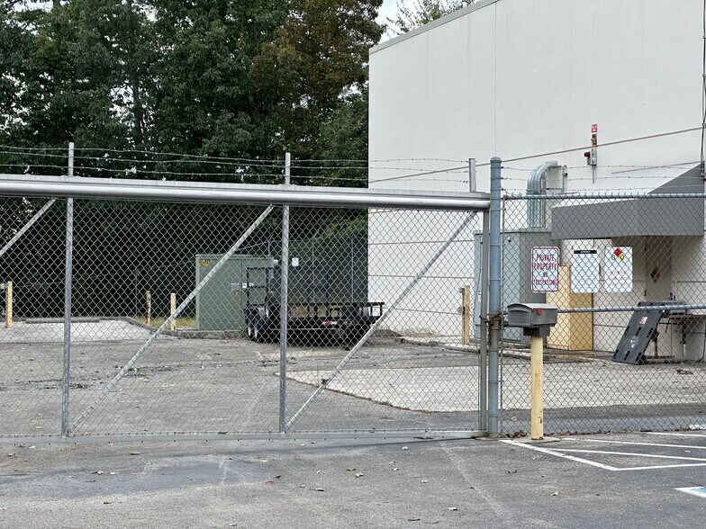 More Photos Of 3575 Workman Rd, Knoxville Flex For Sale