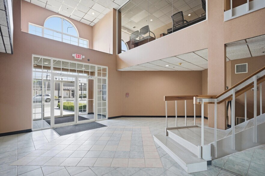 More Photos Of 475 E Main St, Patchogue Medical For Sale