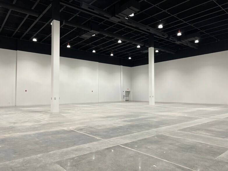 More Photos Of 159 Armour Dr NE, Atlanta Showroom For Lease