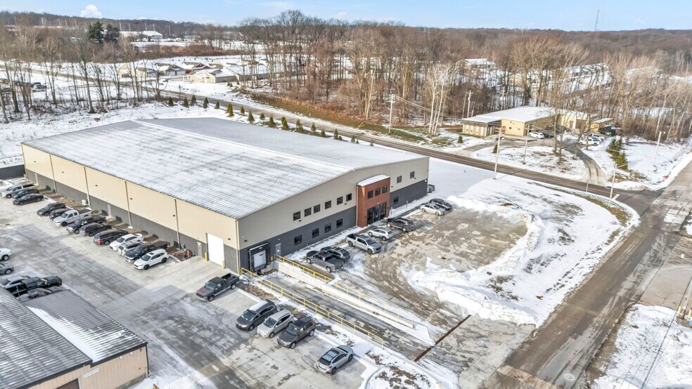 More Photos Of 310 Park Dr, Chardon Warehouse For Sale